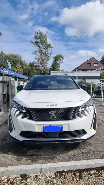 Peugeot 3008 2021 — SUV dynamique 181 ch, design premium, faible kilométrage — côté