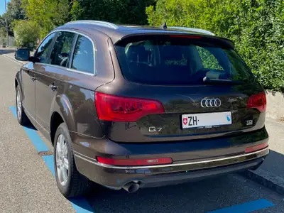 Audi Q7 3.0 V6 TDI Quattro — SUV 7 places premium, suspension pneumatique ajustable — side view