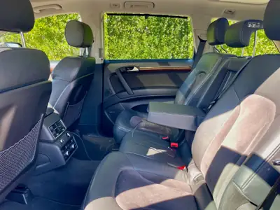 Audi Q7 3.0 V6 TDI Quattro — SUV 7 places premium, suspension pneumatique ajustable — interior