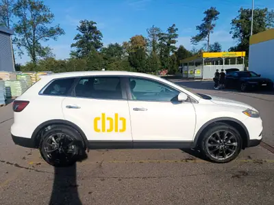 Mazda CX-9 3.7 V6 Revolution — Grand SUV 7 places puissant et fiable — exterior view
