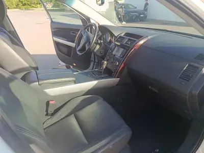 Mazda CX-9 3.7 V6 Revolution — Grand SUV 7 places puissant et fiable — detail