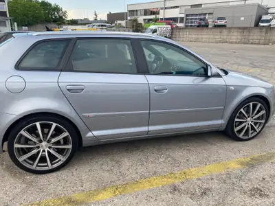 Audi A3 3.2 V6 Ambition Quattro — Berline sportive 250 ch, transmission intégrale — vue extérieure