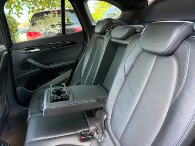 BMW X1 xDrive 20i M Sport — SUV compact dynamique, entretien complet — Thumbnail 12