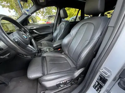BMW X1 xDrive 20i M Sport — SUV compact dynamique, entretien complet — Thumbnail 15