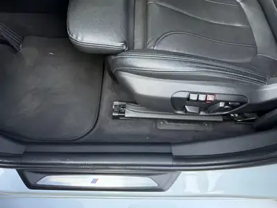 BMW X1 xDrive 20i M Sport — SUV compact dynamique, entretien complet — Thumbnail 14