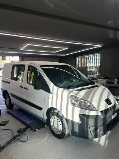 Peugeot Expert 1.6 HDi — Utilitaire compact fiable, 160'000 km, sans sinistre — vista posteriore