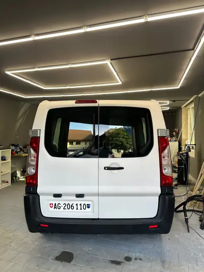 Peugeot Expert 1.6 HDi — Utilitaire compact fiable, 160'000 km, sans sinistre — interni