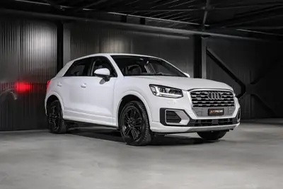 Audi Q2 2.0 TDI quattro S-tronic — SUV compact diesel performant, 104'000 km — dashboard