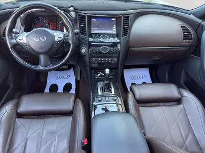 INFINITI FX30d S Premium AWD — SUV diesel robuste, suivi complet, sans sinistre — arrière
