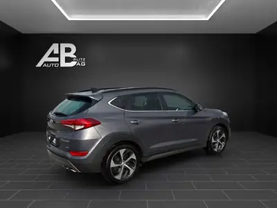 Hyundai Tucson 2.0 CRDI Vertex 4WD — SUV robuste, transmission automatique, 100 000 km — dashboard