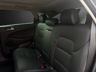 Hyundai Tucson 2.0 CRDI Vertex 4WD — SUV robuste, transmission automatique, 100 000 km — Thumbnail 13