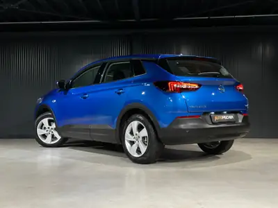 Opel Grandland X 1.2i TP Excellence 2019 — SUV polyvalent, entretien léger, sans sinistre — side view