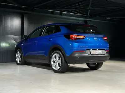 Opel Grandland X 1.2i TP Excellence 2019 — SUV polyvalent, entretien léger, sans sinistre — Thumbnail 8