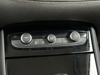 Opel Grandland X 1.2i TP Excellence 2019 — SUV polyvalent, entretien léger, sans sinistre — Thumbnail 20