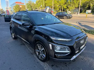 Hyundai Kona 1.6 T-GDi Vertex 4WD — SUV compact premium, tout-terrain et high-tech — vue extérieure