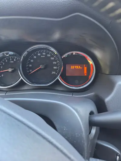 Dacia Duster 1.2 TCe Privilège 4x4 — SUV compact robuste, 34'000 km seulement — dettaglio