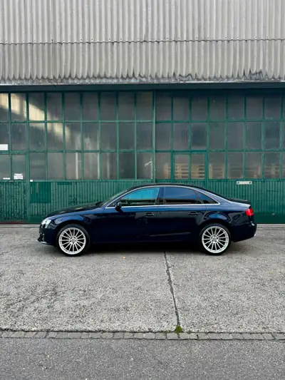 Audi A4 2.0 TFSI 180 ch — Berline dynamique essence, transmission CVT fluide — vue extérieure