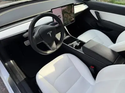 Tesla Model 3 Performance Dual Motor AWD — Électrique haute performance, 189'000 km — Miniature 14