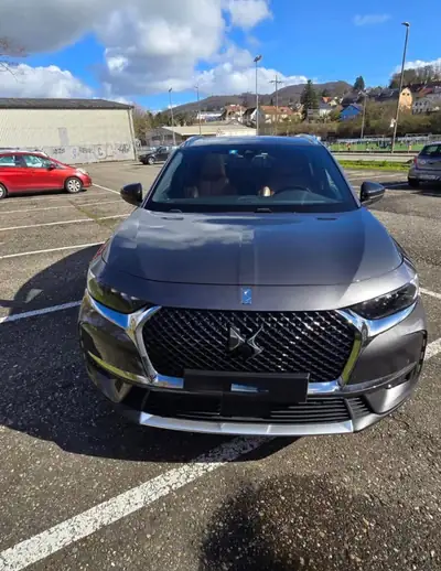 DS7 1.6 PureTech 225 — SUV premium français, consommation maîtrisée — vista esterna