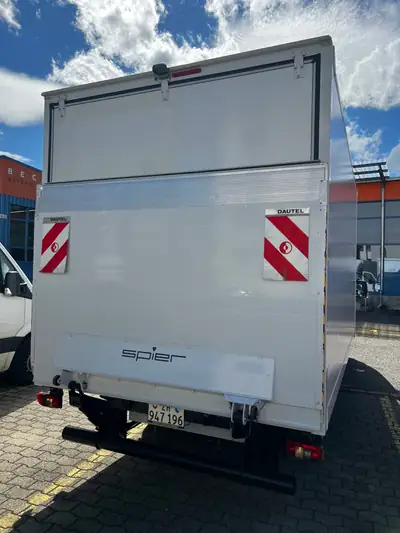 Mercedes-Benz 314 CDI — Utilitaire compact diesel, fiabilité allemande éprouvée — côté