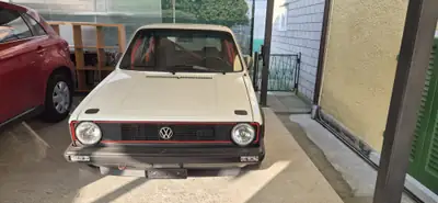 VW Golf 1.8 GTI 1983 — Légende sportive compacte, seulement 5000 km — vue extérieure