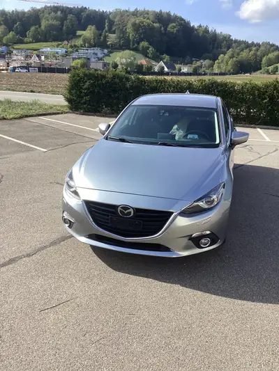 Mazda 3 2.0 120 Revolution — Berline automatique fiable, révision fraîche et équipée — côté