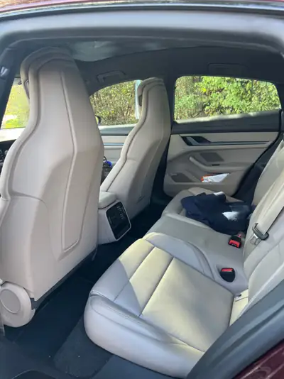 Porsche Taycan 4S Performance — Berline électrique sportive, 60 000 km seulement — arrière