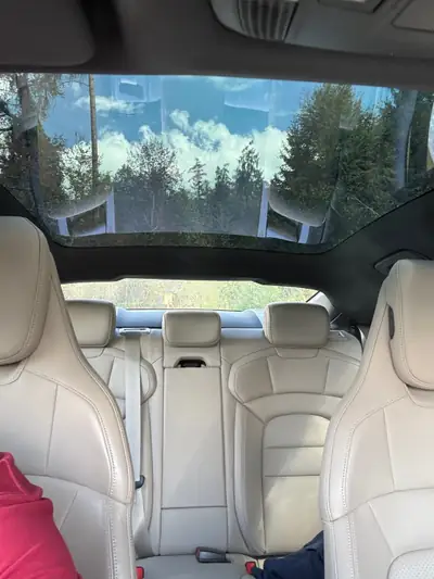 Porsche Taycan 4S Performance — Berline électrique sportive, 60 000 km seulement — intérieur