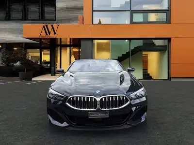 BMW M850i xDrive Cabriolet — Décapotable sport 530 ch, seulement 24'900 km — côté