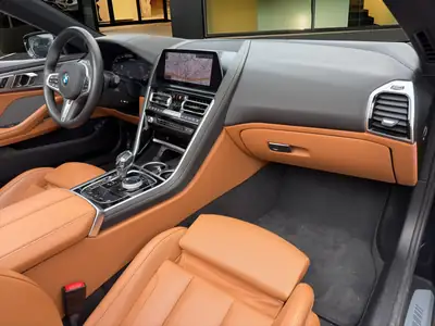 BMW M850i xDrive Cabriolet — Décapotable sport 530 ch, seulement 24'900 km — Miniature 14