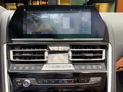 BMW M850i xDrive Cabriolet — Décapotable sport 530 ch, seulement 24'900 km — Miniature 17