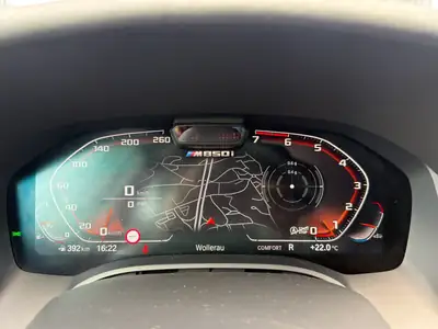 BMW M850i xDrive Cabriolet — Décapotable sport 530 ch, seulement 24'900 km — Miniature 20