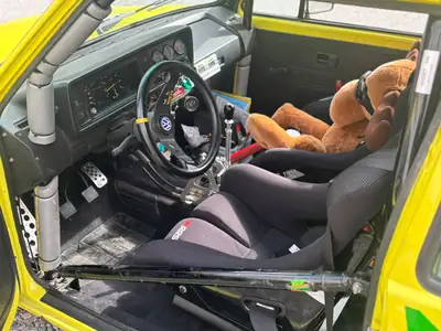 VW Golf 1 GTI 1.8 16V — Légende des années 80, moteur homologué course et route — Miniature 7