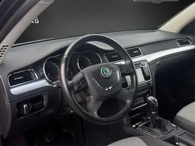 Skoda Superb Combi 2.0 TDi — Break spacieux diesel, révision récente — Thumbnail 8