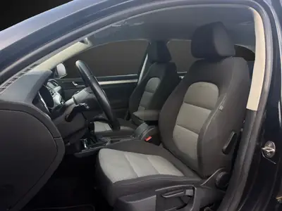 Skoda Superb Combi 2.0 TDi — Break spacieux diesel, révision récente — Thumbnail 7