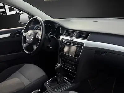 Skoda Superb Combi 2.0 TDi — Break spacieux diesel, révision récente — Thumbnail 10