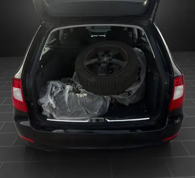Skoda Superb Combi 2.0 TDi — Break spacieux diesel, révision récente — Thumbnail 13
