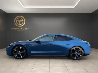 Porsche Taycan 4S 2022 — Berline électrique haute performance, 49'000 km — tableau de bord