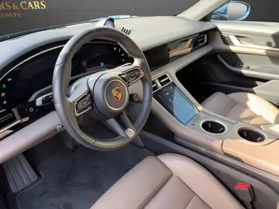 Porsche Taycan 4S 2022 — Berline électrique haute performance, 49'000 km — Miniature 11