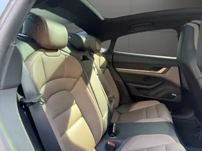 Porsche Taycan 4S 2022 — Berline électrique haute performance, 49'000 km — Miniature 18