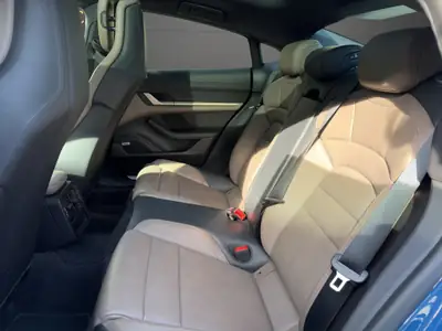 Porsche Taycan 4S 2022 — Berline électrique haute performance, 49'000 km — Miniature 17