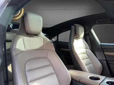 Porsche Taycan 4S 2022 — Berline électrique haute performance, 49'000 km — Miniature 19