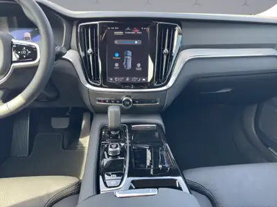 Volvo V60 2.0 T6 TE Plus Dark eAWD — Berline hybride rechargeable, 3000 km seulement — Miniature 14