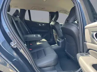 Volvo V60 2.0 T6 TE Plus Dark eAWD — Berline hybride rechargeable, 3000 km seulement — Miniature 18