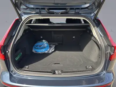 Volvo V60 2.0 T6 TE Plus Dark eAWD — Berline hybride rechargeable, 3000 km seulement — Miniature 19