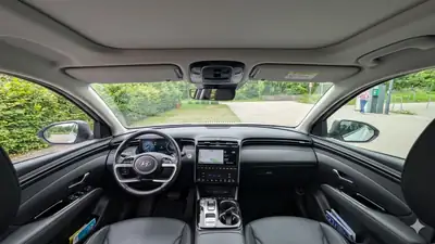 Hyundai Tucson 1.6 T-GDi PHEV Vertex 4WD — SUV hybride rechargeable, toit panoramique, 61'000 km — Miniatura 7