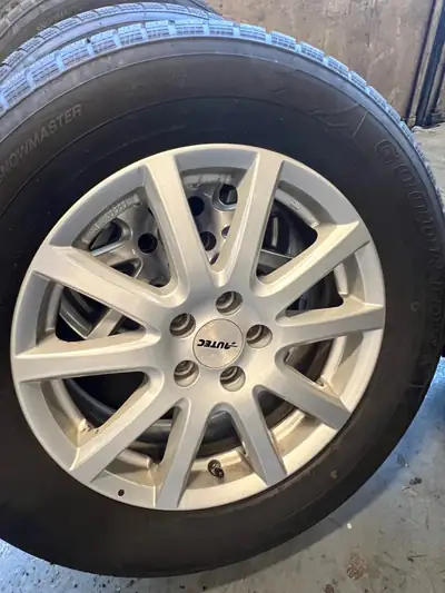 Subaru XV 2.0 D — SUV compact fiable, entretien à jour et contrôle technique frais — Thumbnail 15