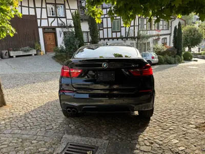 BMW X4 28i xDrive M Sport — SUV coupé sportif, entretien complet, 40 000 km — tableau de bord