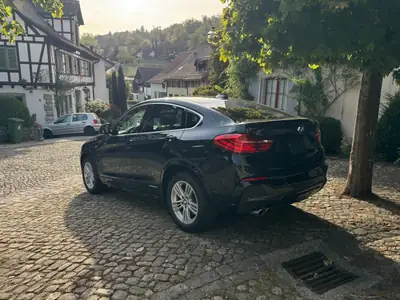 BMW X4 28i xDrive M Sport — SUV coupé sportif, entretien complet, 40 000 km — détail