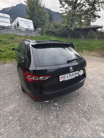 Skoda Superb 2.0 TDI 190 SportLine 4x4 — Break premium, traction intégrale et 257000 km — fianco